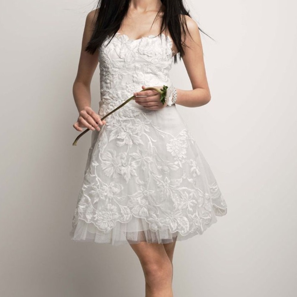 GORGEOUS David’s Bridal White Mini Dress
